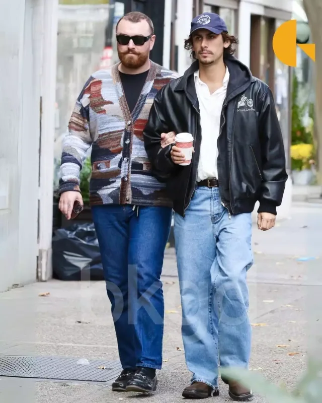 Sem Smit sevgilisi ilə öpüşərkən görüntüləndi