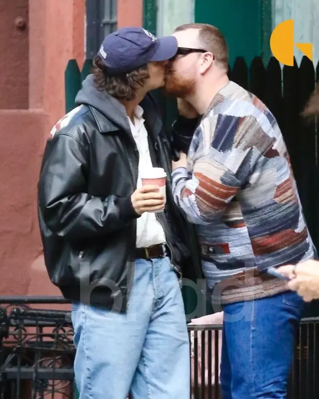 Sem Smit sevgilisi ilə öpüşərkən görüntüləndi