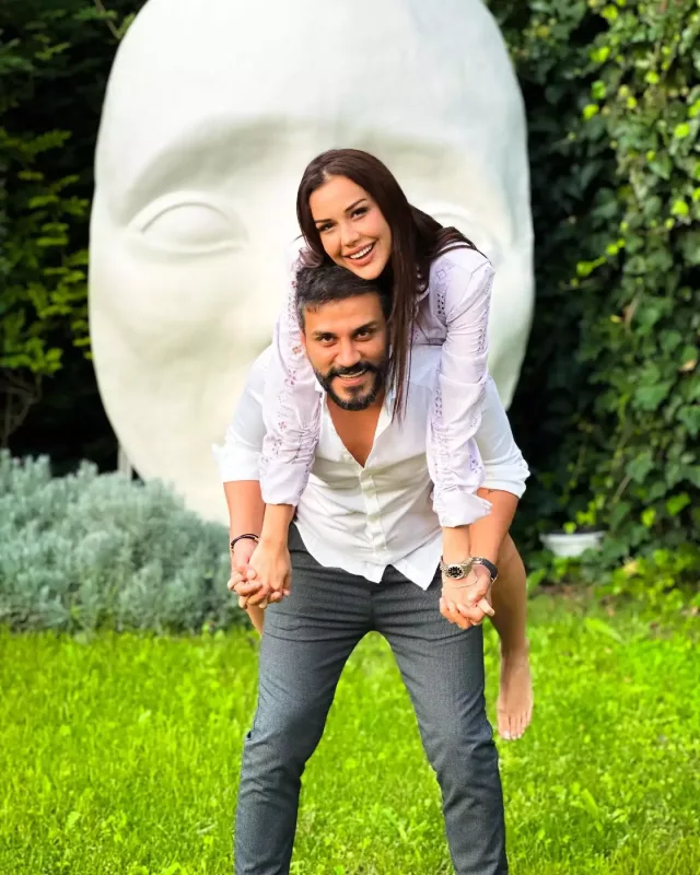 Boşanma xəbərlərinə belə cavab verdi