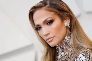 Cennifer Lopez riskli əməliyyata hazırlaşır!