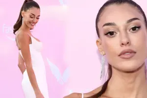Dilan “Victoria's Secret”in çəhrayı xalısında