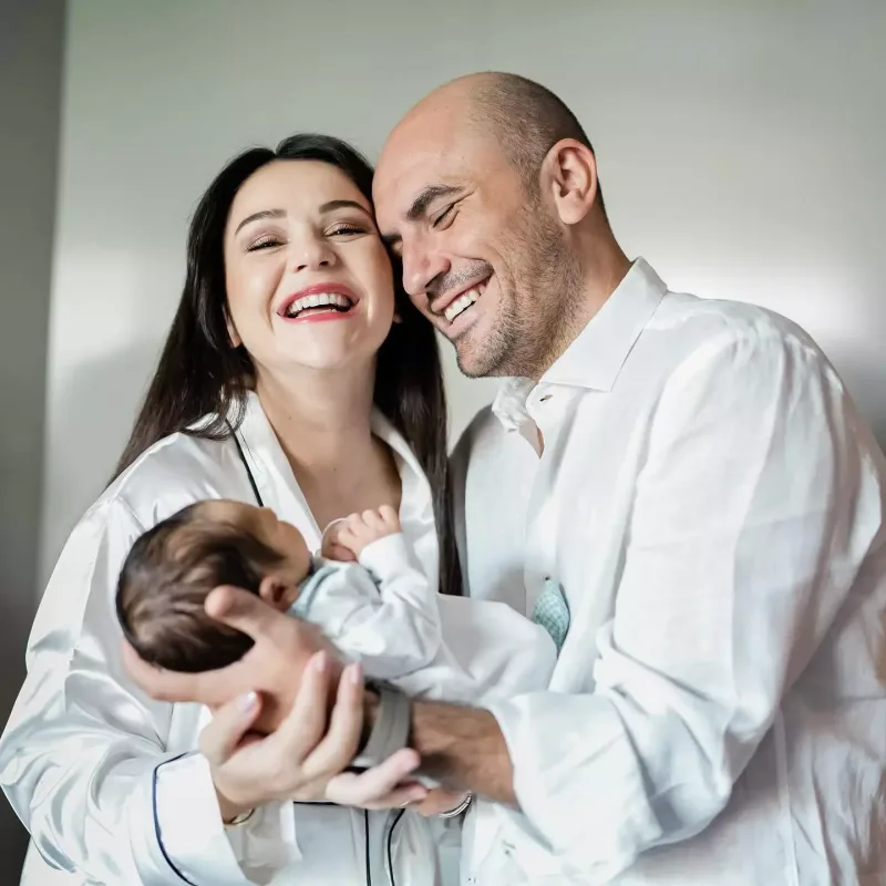 “Prens” yeni doğulan oğlu və xanımı ilə