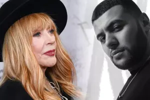 Nəvai Alla Puqaçovanın mahnısını oxudu