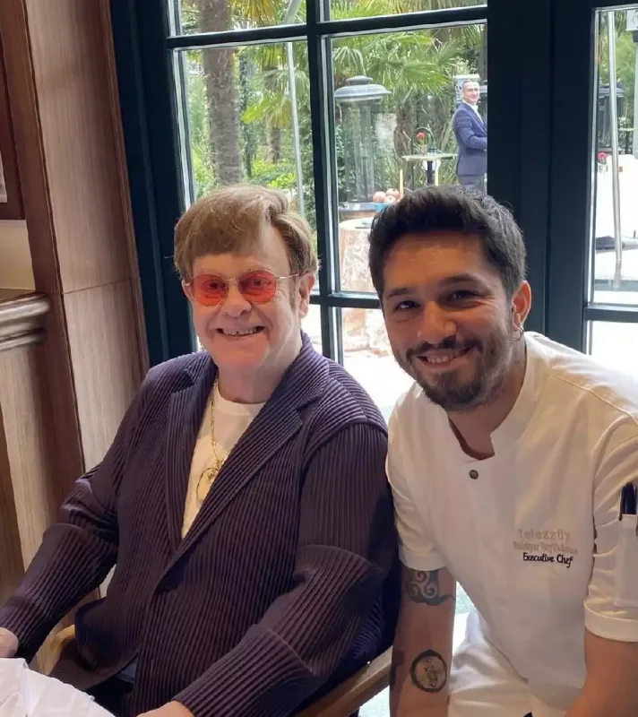 Elton Con Türkiyəyə getdi