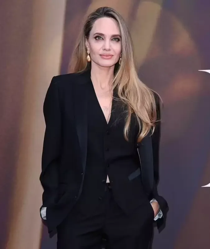 Ancelina film təqdimatına repçi “sevgilisi” ilə qatıldı