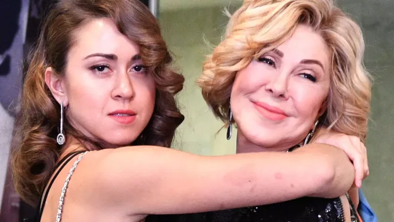 Rusiyalı müğənnin qızı təcavüzə məruz qalıb - “Anam bilirdi”