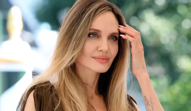 Ancelina Coli onunla hoteldə iki gecə keçirdi