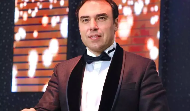 “Bizdə xanımlar səhnəyə çıxa bilməz”