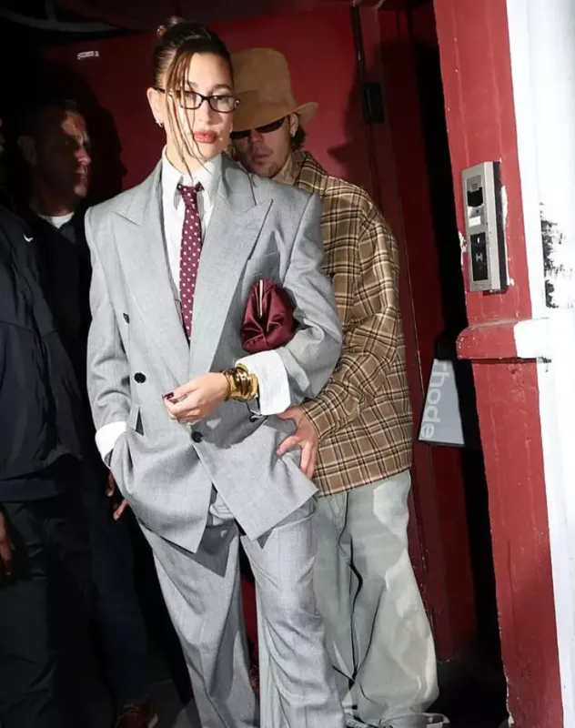 Castin və Heyli intim anında yaxalandılar