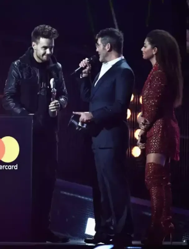 Nikol Şörzinger Liamla fotolarını paylaşıb bunları yazdı