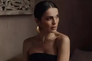 Rusiyalı müğənni 42 yaşında ana oldu