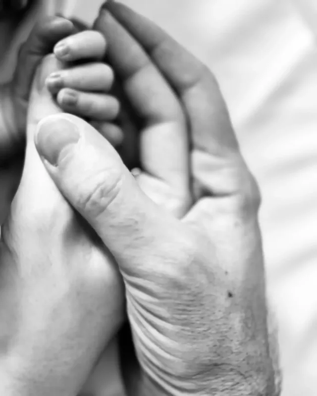 Rusiyalı müğənni 42 yaşında ana oldu