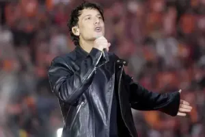 Edisdən Bakıda “Ayrılıq” ifası…