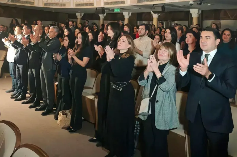 Leyla Əliyeva “AzDrama”da “İblis və...” tamaşasını izlədi