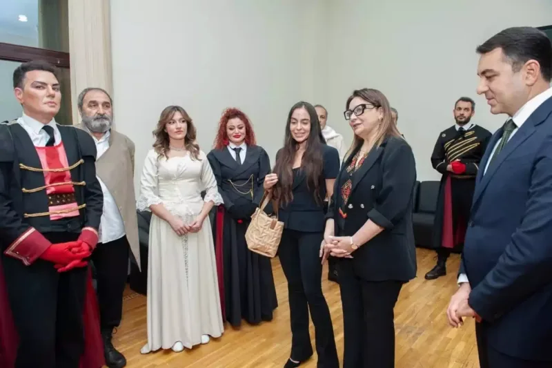 Leyla Əliyeva “AzDrama”da “İblis və...” tamaşasını izlədi