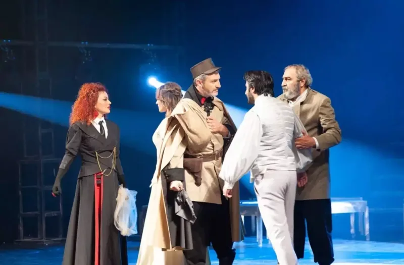 Leyla Əliyeva “AzDrama”da “İblis və...” tamaşasını izlədi