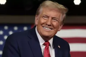 Model Trampı təcavüzdə ittiham edir