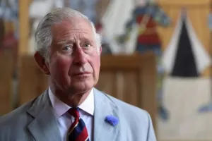 Böyük Britaniya Kralı yeməkdən imtina edir