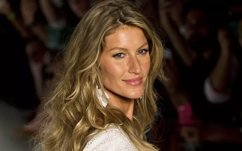 44 yaşlı modelin 3-cü övladı olacaq