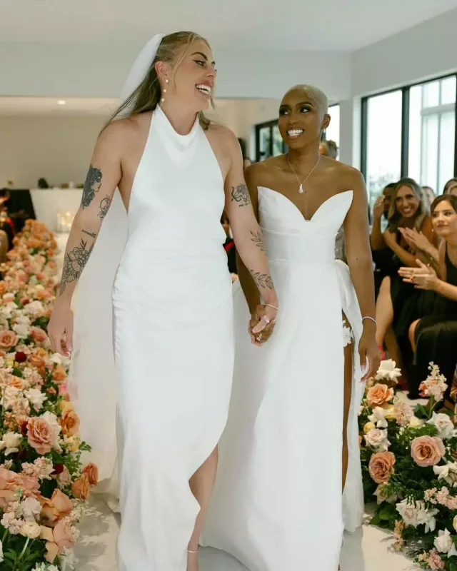 Tanınmış tiktoker həmcinsi ilə ailə qurdu