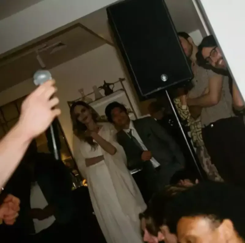 Ancelina özündən 28 yaş kiçik həmkarı ilə eşq yaşayır?