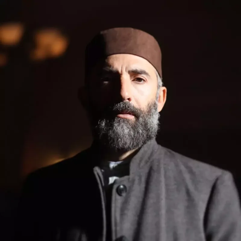 “Xalalar üzümə tüpürürlər”