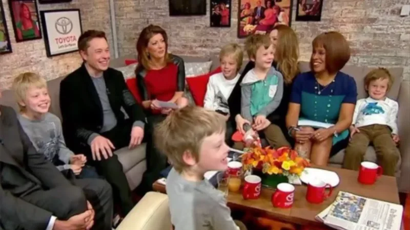 Keçmiş xanımları birgə yaşayacaq