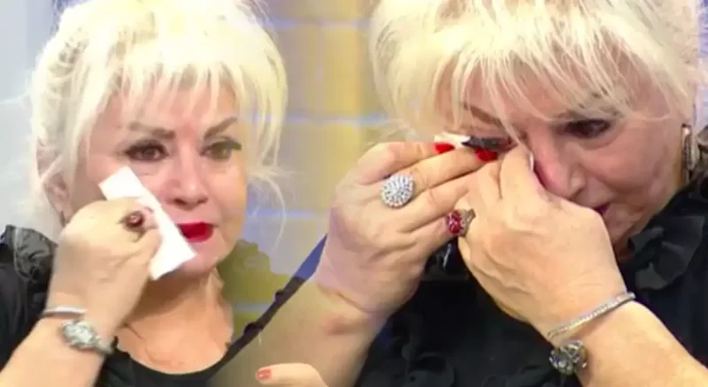 Atasının fotosunu görüb, ağladı