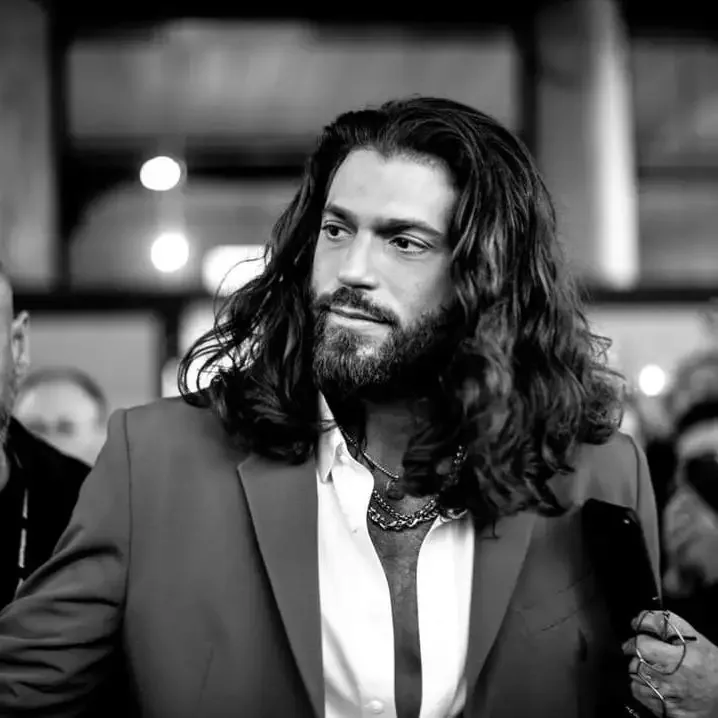 Can Yaman İspaniyada ən yaxşı kişi aktyor seçildi