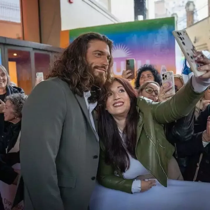 Can Yaman İspaniyada ən yaxşı kişi aktyor seçildi