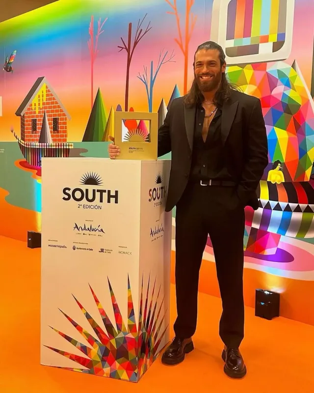 Can Yaman İspaniyada ən yaxşı kişi aktyor seçildi