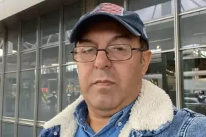 Elarizin oriental rəqqasə ilə əyləncəsi