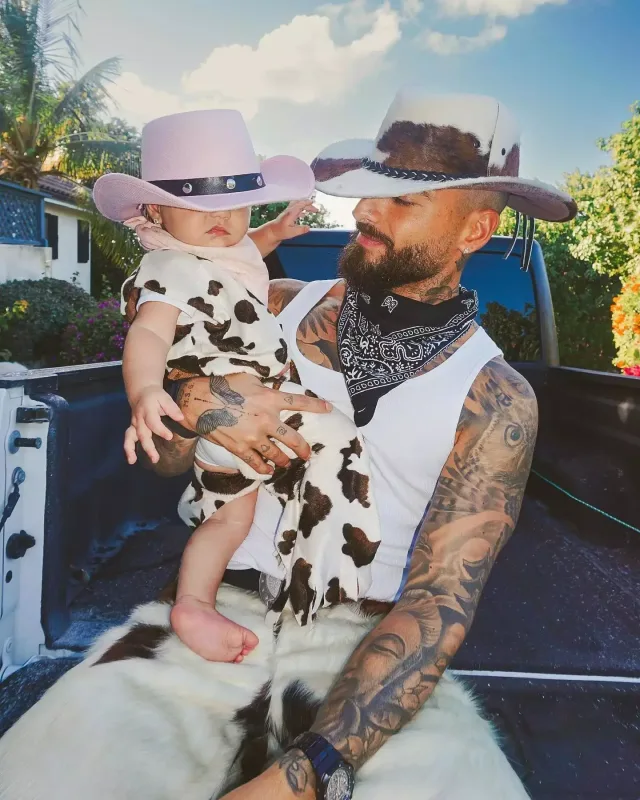 Malumanın ailəsi ilə Hellouin paylaşımı