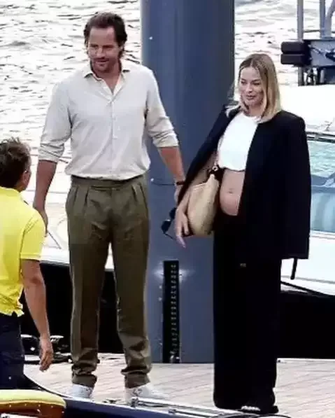 “Barbie”nin oğlu oldu