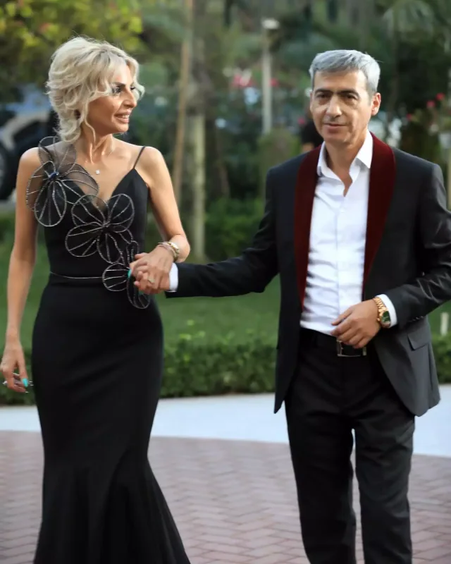 Lamiyədən əri ilə paylaşım