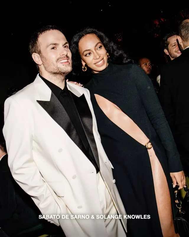 Məşhurlar bunun üçün bir araya gəldilər