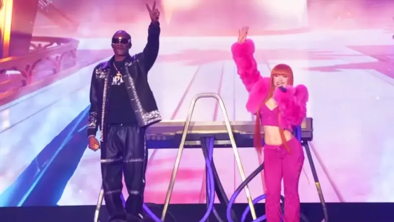 Snup Doqq Tayms Meydanında pulsuz konsert verdi