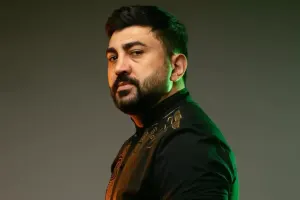 “2500-lük telefon işlədir, hamıdan 5 manat istəyir”