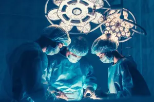 Estetik cərrahların 30 min rüşvət verməsi iddiaları ilə bağlı - Rəsmi açıqlama