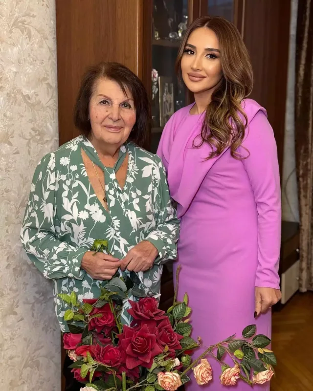 Ofelya Sənani uzun müddət sonra üzə çıxdı