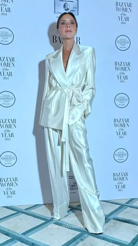 Viktoriya 13 yaşlı qızı ilə