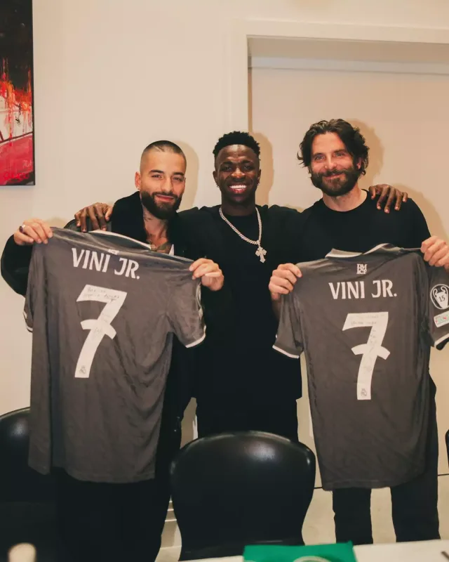 Maluma və Bredli Kuper onunla görüşdü!