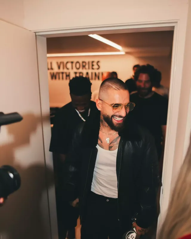 Maluma və Bredli Kuper onunla görüşdü!