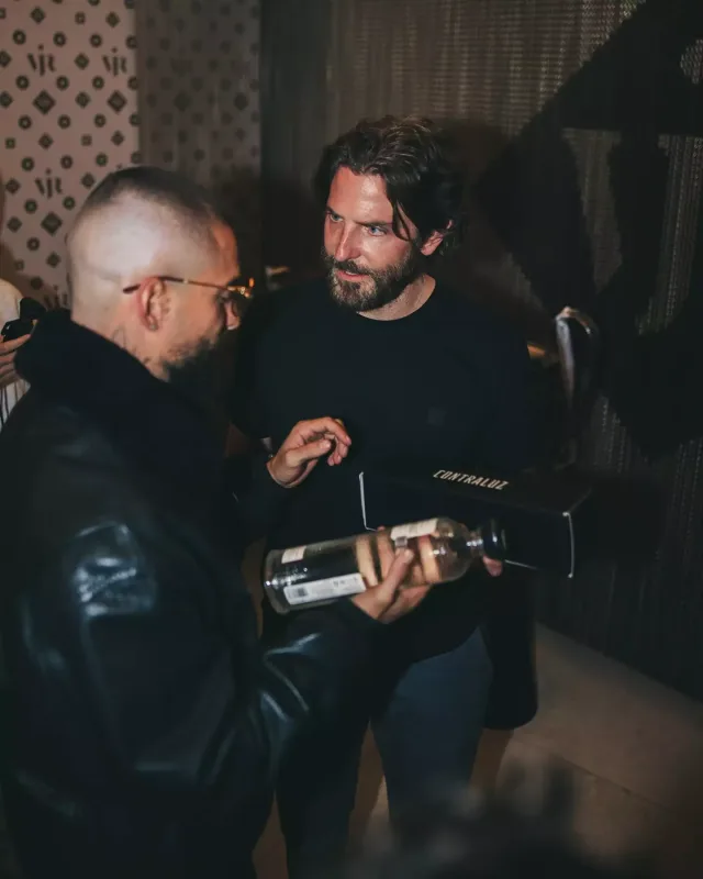 Maluma və Bredli Kuper onunla görüşdü!