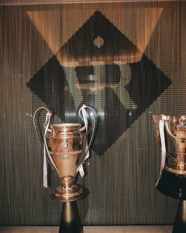 Maluma və Bredli Kuper onunla görüşdü!