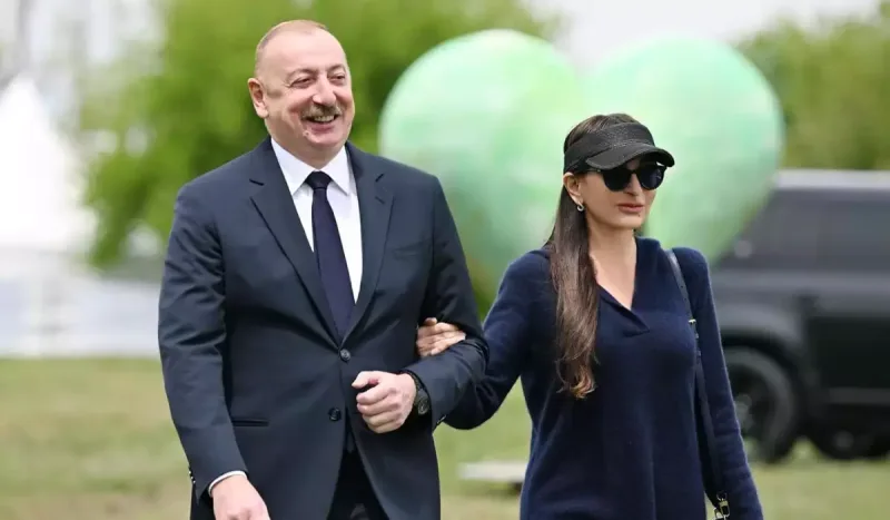 Birinci xanım Prezidentlə oğlunun fotolarını paylaşdı