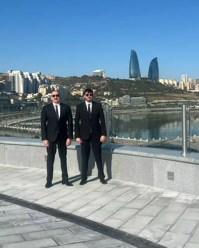 Birinci xanım Prezidentlə oğlunun fotolarını paylaşdı
