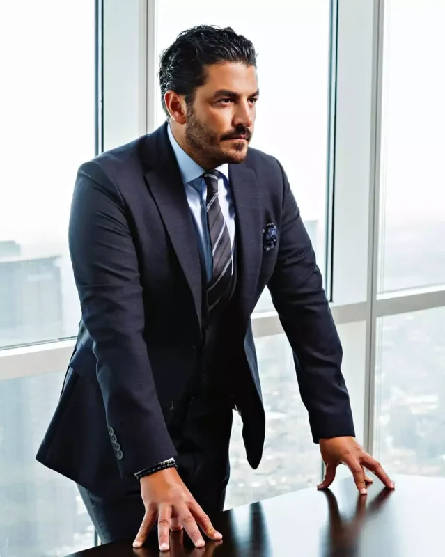 Əri Ebrudan boşanır