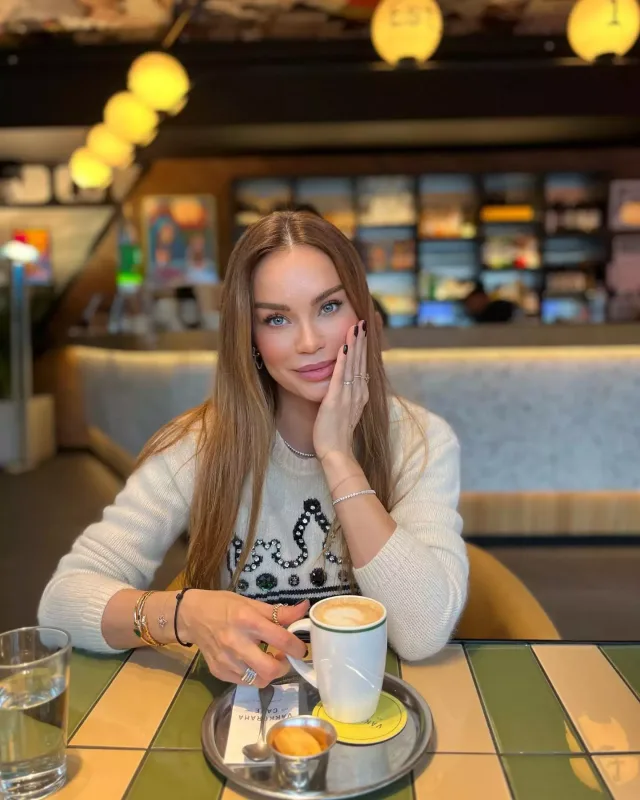 Əri Ebrudan boşanır