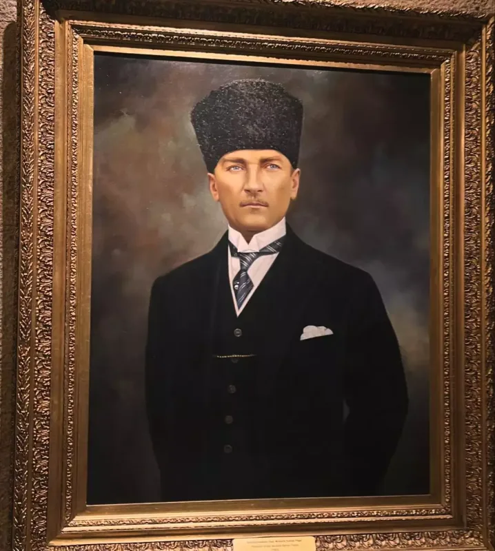 Zümrüd Anıtkabirdə…